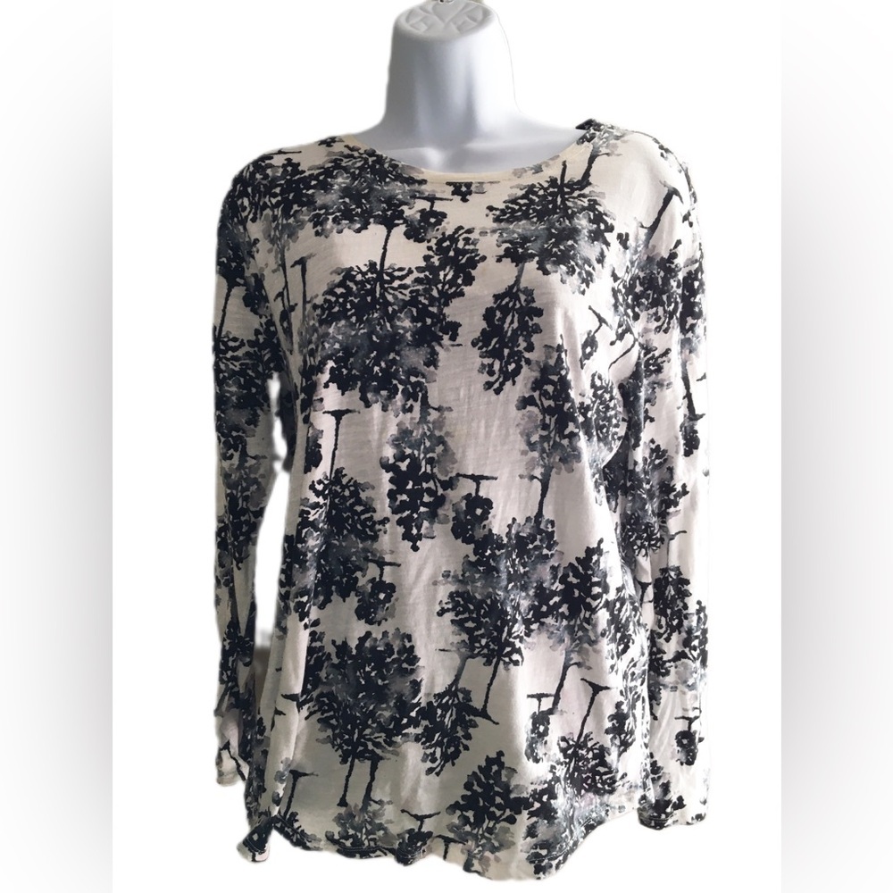 Chic Black and White Patterned Top